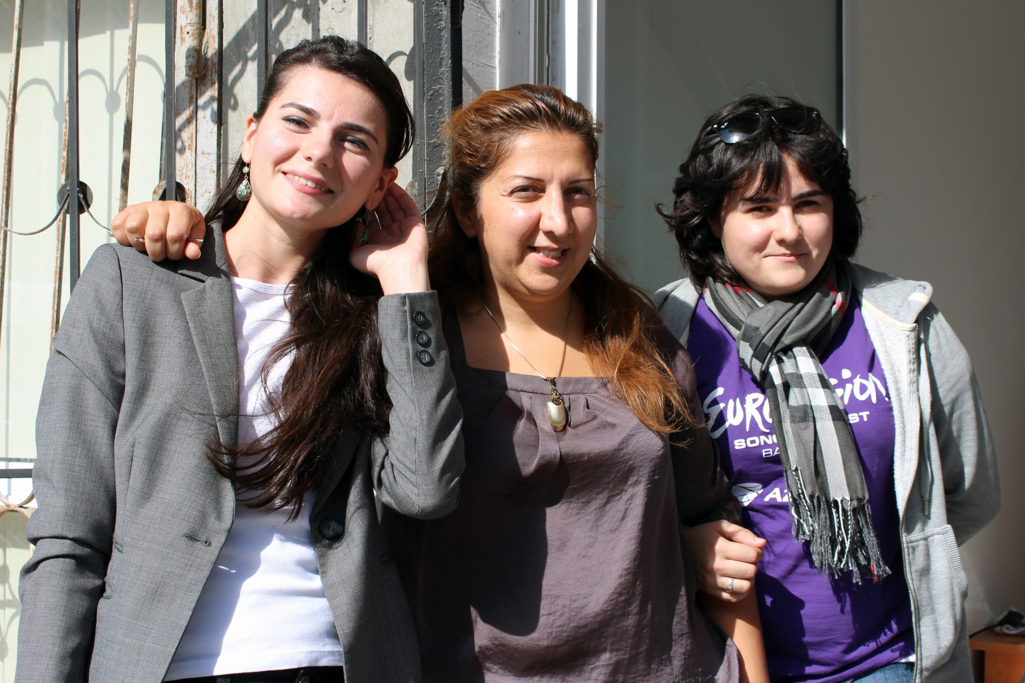Women activists from Azerbaijan who encourage young women to stand up for a peaceful settlement of the Nagorno-Karabakh conflict. Photo: Karin Råghall / Kvinna till Kvinna
